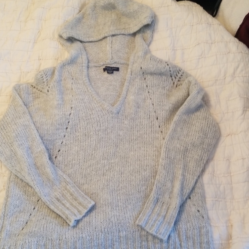 American Eagle sweater